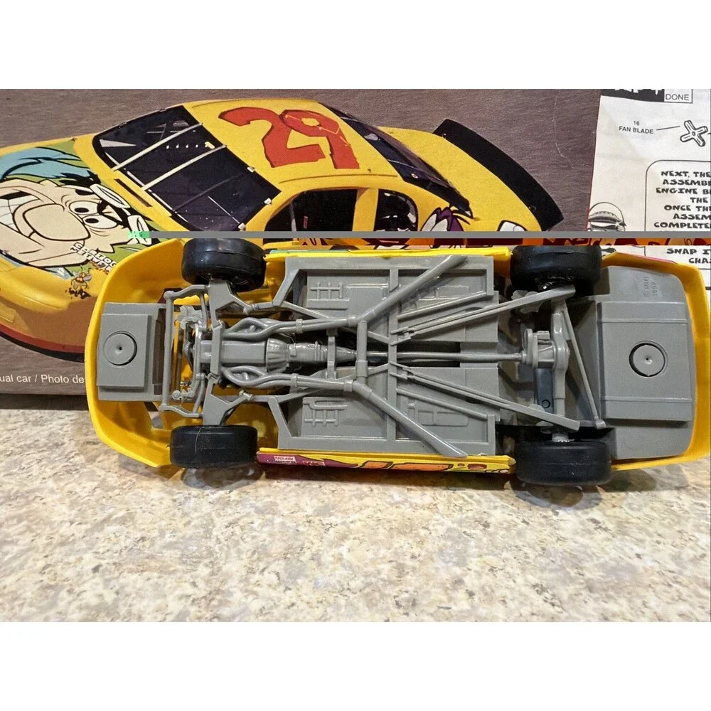 Vintage NASCAR Cartoon Network #29 Monte Carlo Stock Car Revell SnapTite Model